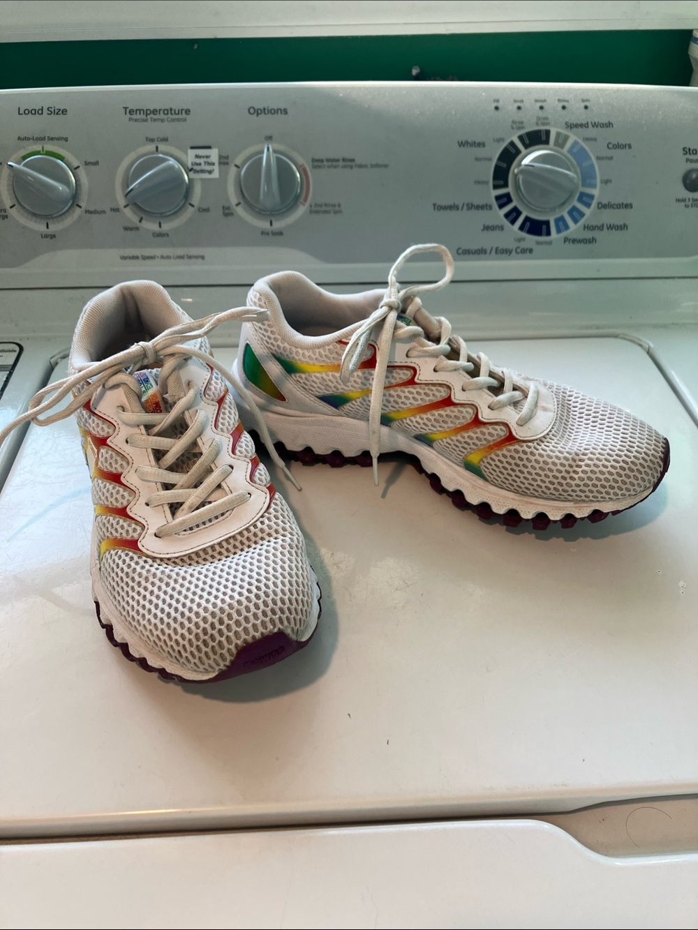 K Swiss rainbow and white tubes sneakers women’s 8 comfort 200 running shoes
